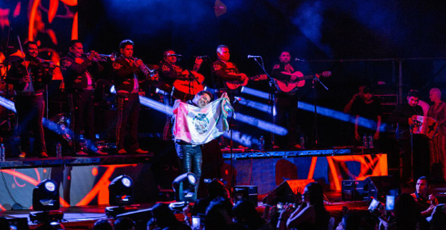 Christian Nodal 2.jpg