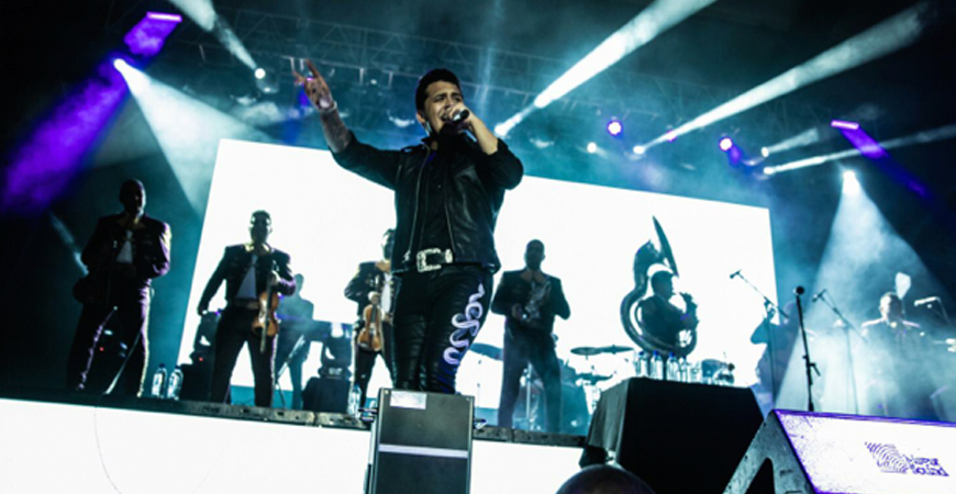 Christian Nodal 3.jpg